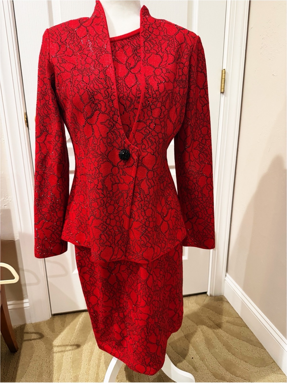 NWT St John Evening Red Shimmer Lace-Pattern jacket and Dress & Black Studs